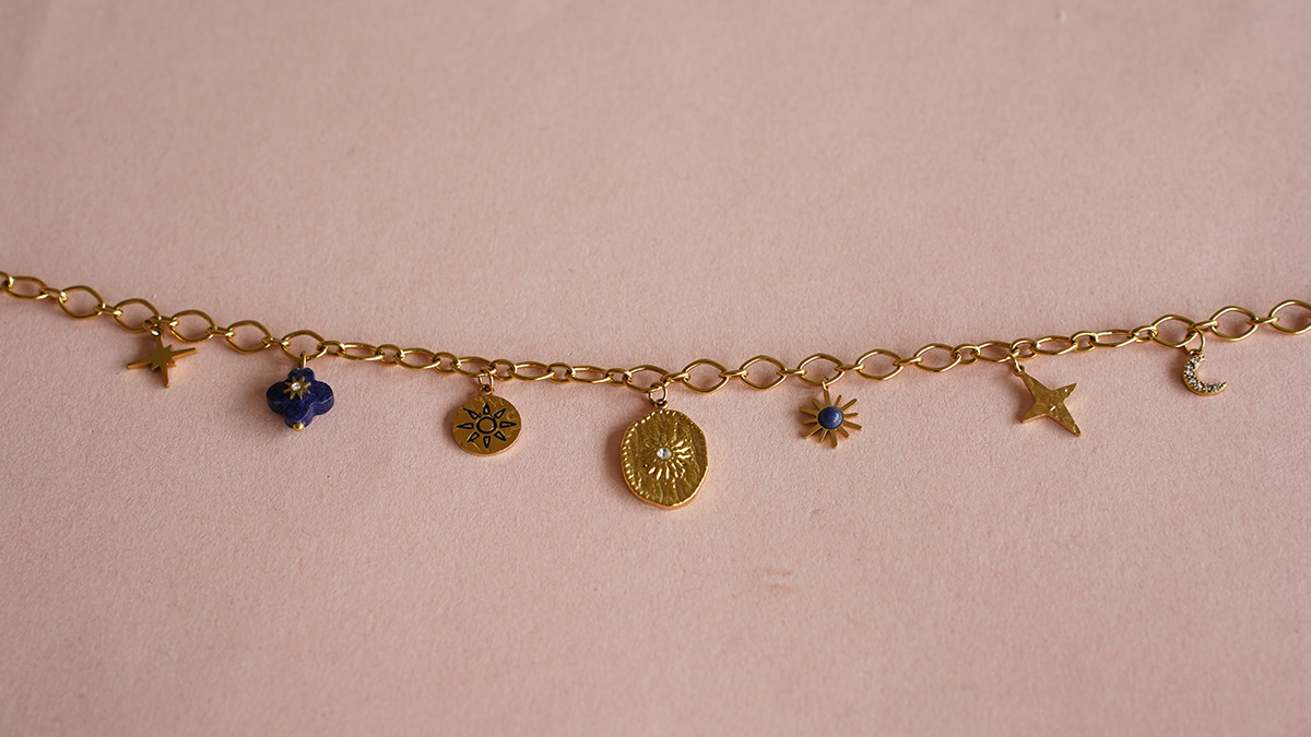 Mes bijoux DIY - Jewelry Kit Necklace charms Astres in Stainless Steel Gilded : Step 3 Mes bijoux DIY - Jewelry Kit Necklace charms Astres in Stainless Steel Gilded : Step 3