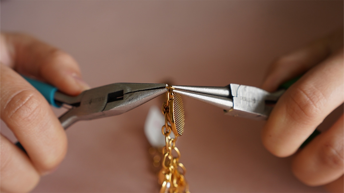 My DIY Jewelry - Jewelry Kit Necklace Charms Hearts in Stainless Steel Gilded : Step 2