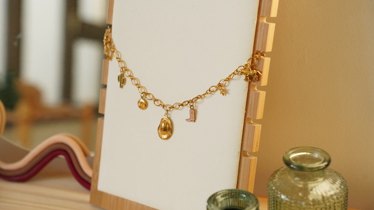 Schema Mes bijoux DIY - Jewelry Kit Western charms necklace in gold-plated stainless steel Schema Mes bijoux DIY - Jewelry Kit Western charms necklace in gold-plated stainless steel