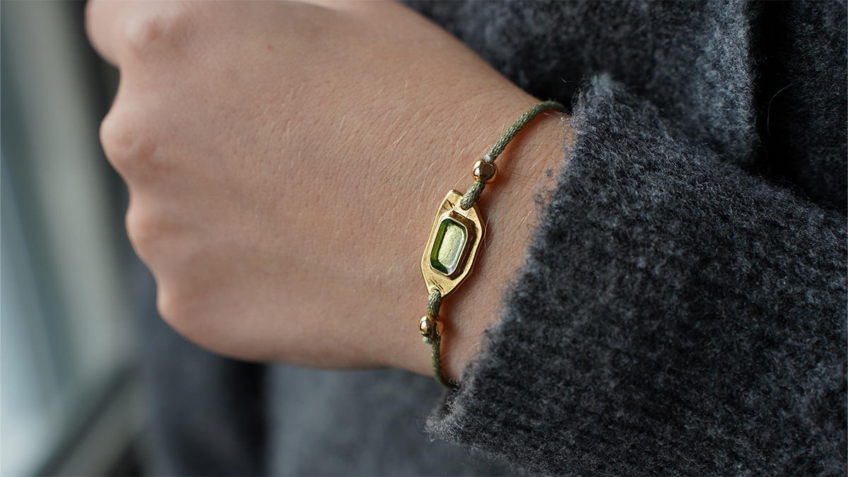 Schema  Green cord and spacer bracelet