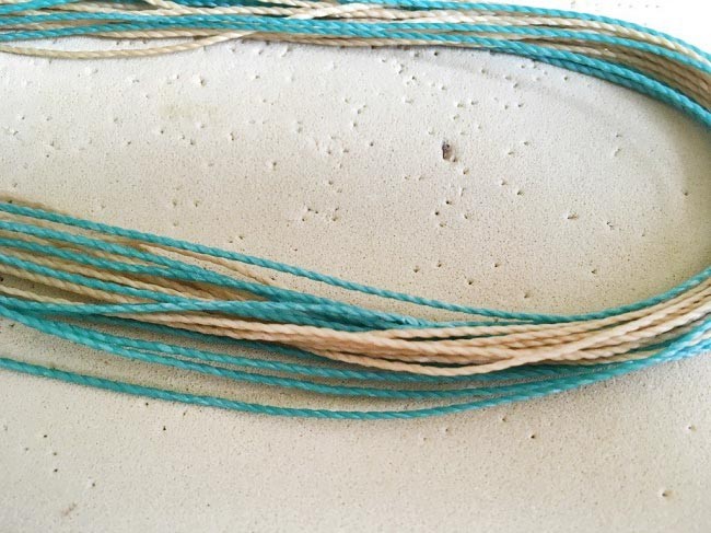 Micro macramé necklace with torque spacer and PureCrystal pear cabochon : Step 1