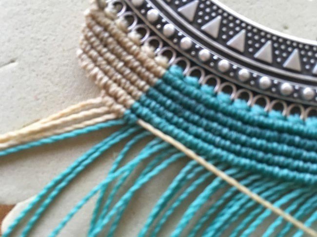 Micro macramé necklace with torque spacer and PureCrystal pear cabochon : Step 9