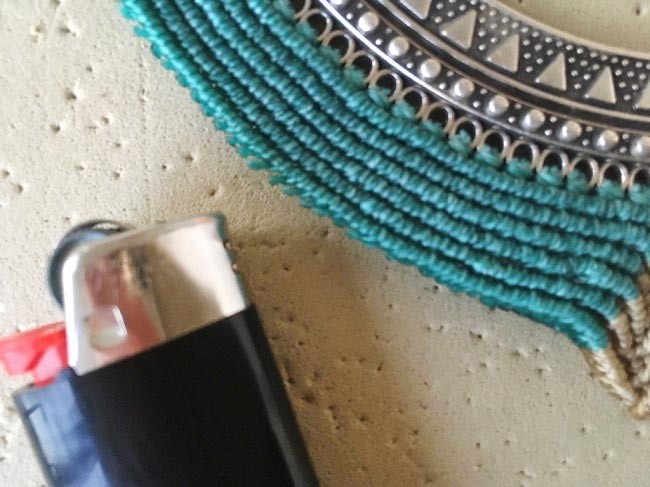 Micro macramé necklace with torque spacer and PureCrystal pear cabochon : Step 11