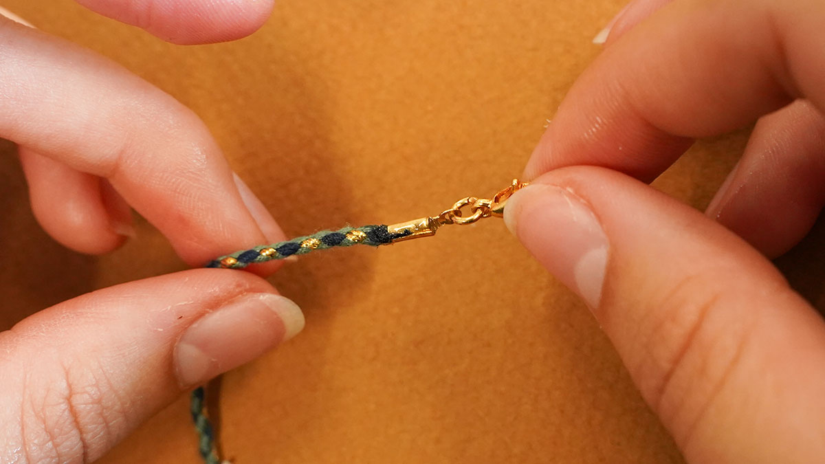 Heart cord bracelet ex voto : Step 6