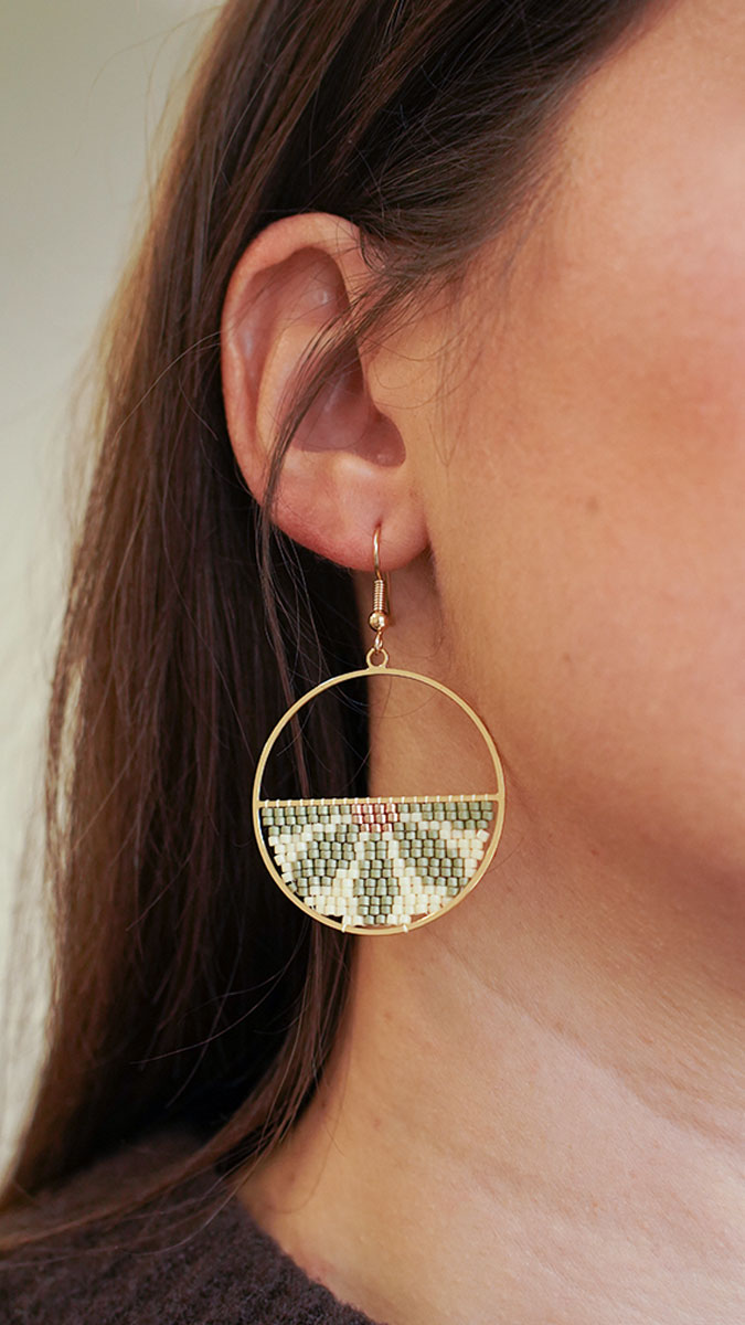 Schema  Half flower weaving earrings