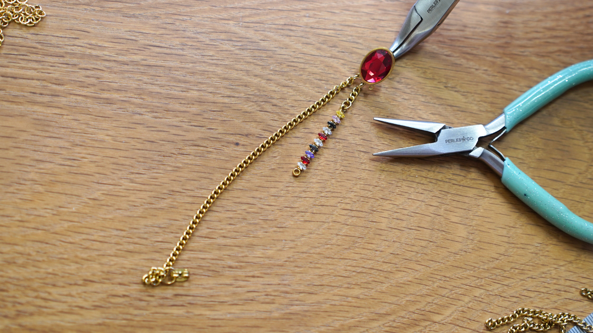 PureCrystal earrings and chains : Step 2