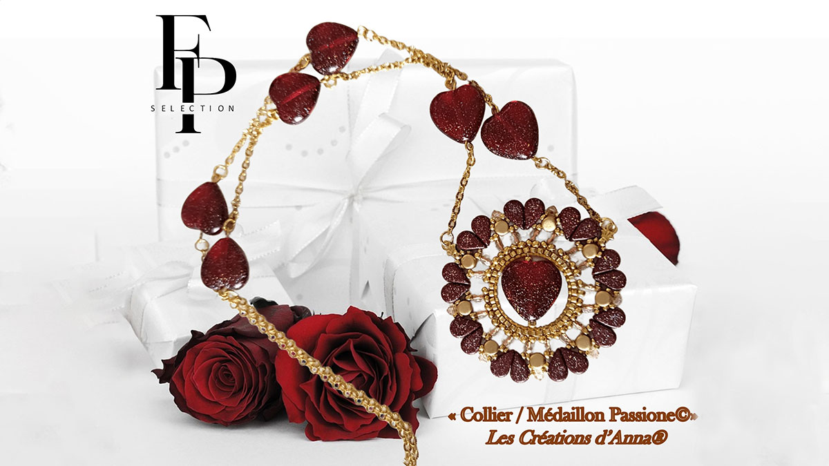 Schema Passione medallion necklace Schema Passione medallion necklace