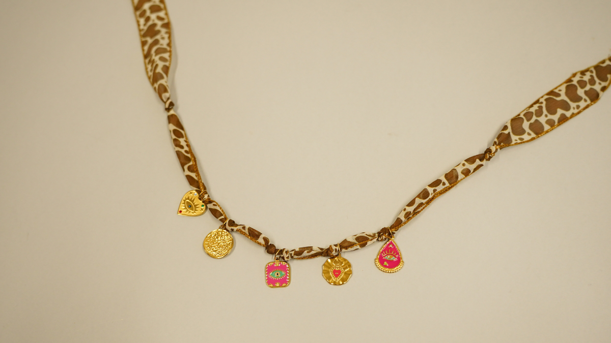 Cow pattern silk ribbon with gold charms : Step 5 Cow pattern silk ribbon with gold charms : Step 5