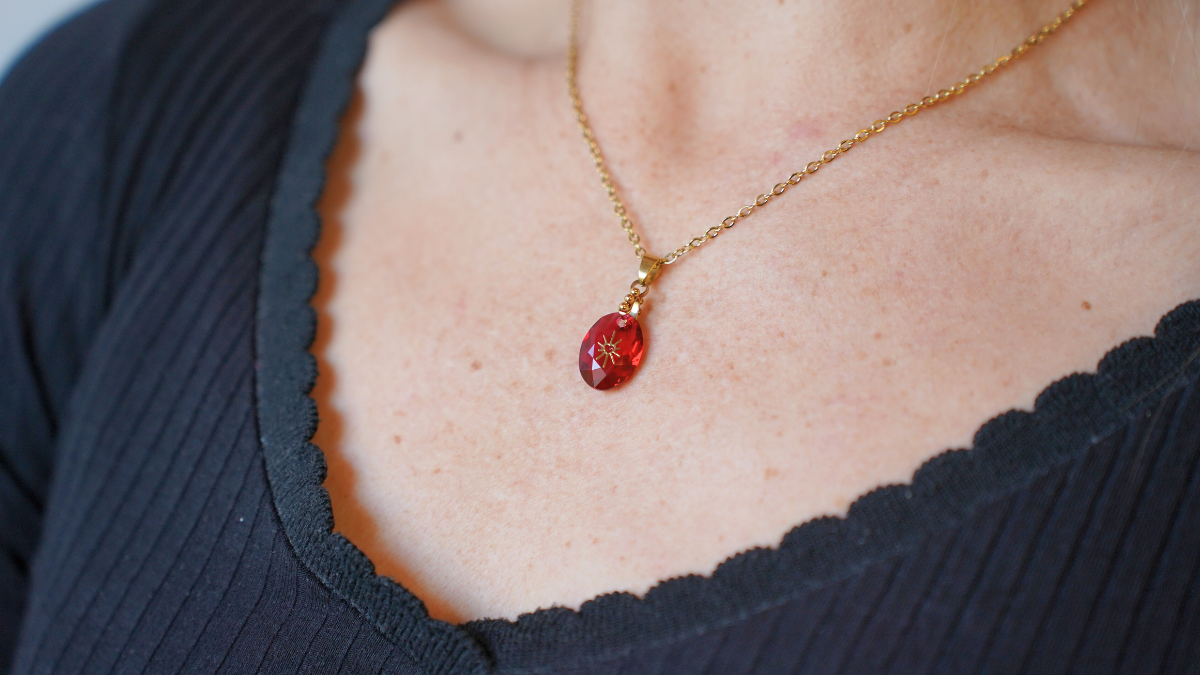 Schema  Swarovski pendant necklace and stainless steel chain