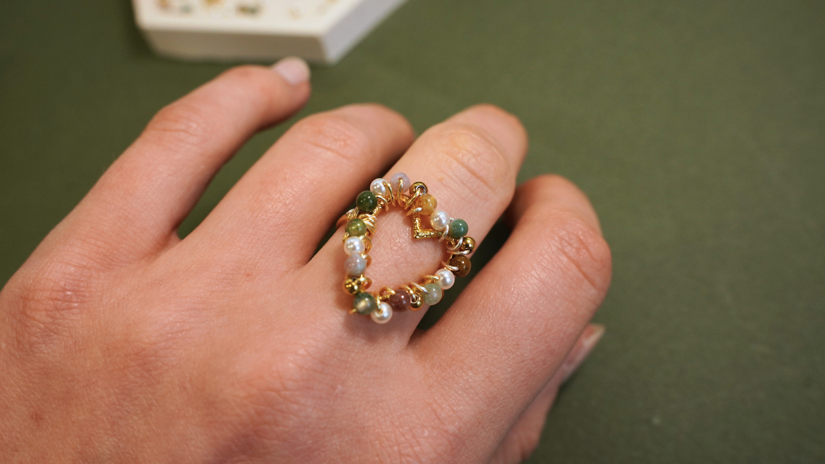DIY Heart and gemstone beads ring : Step 10