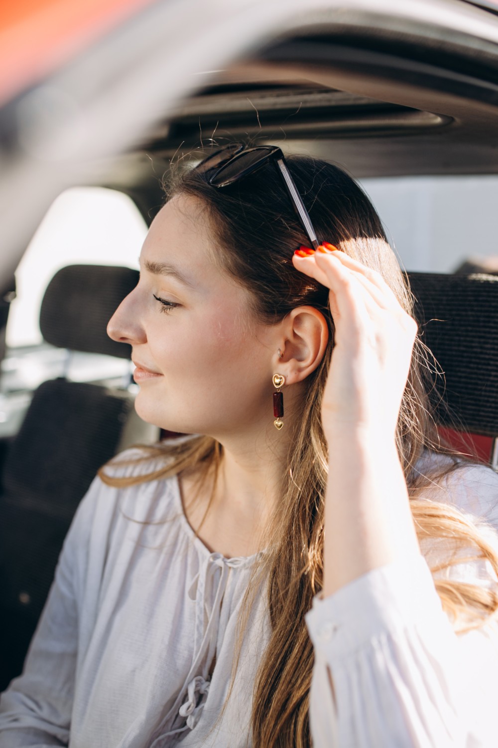 Heart dangling earrings