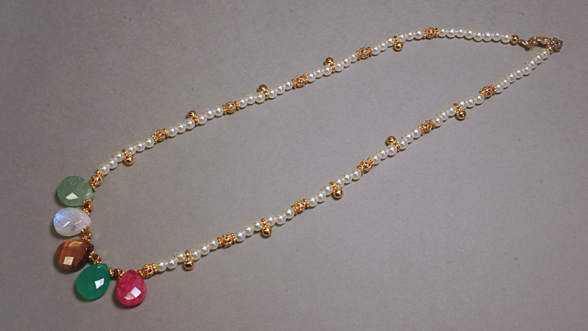 Gemstone and pearly bead pendant necklace : Step 6