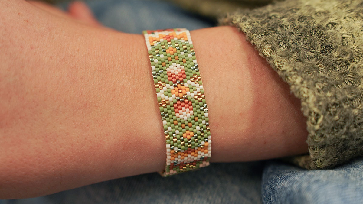 Peyote Impair pearl weave cuff