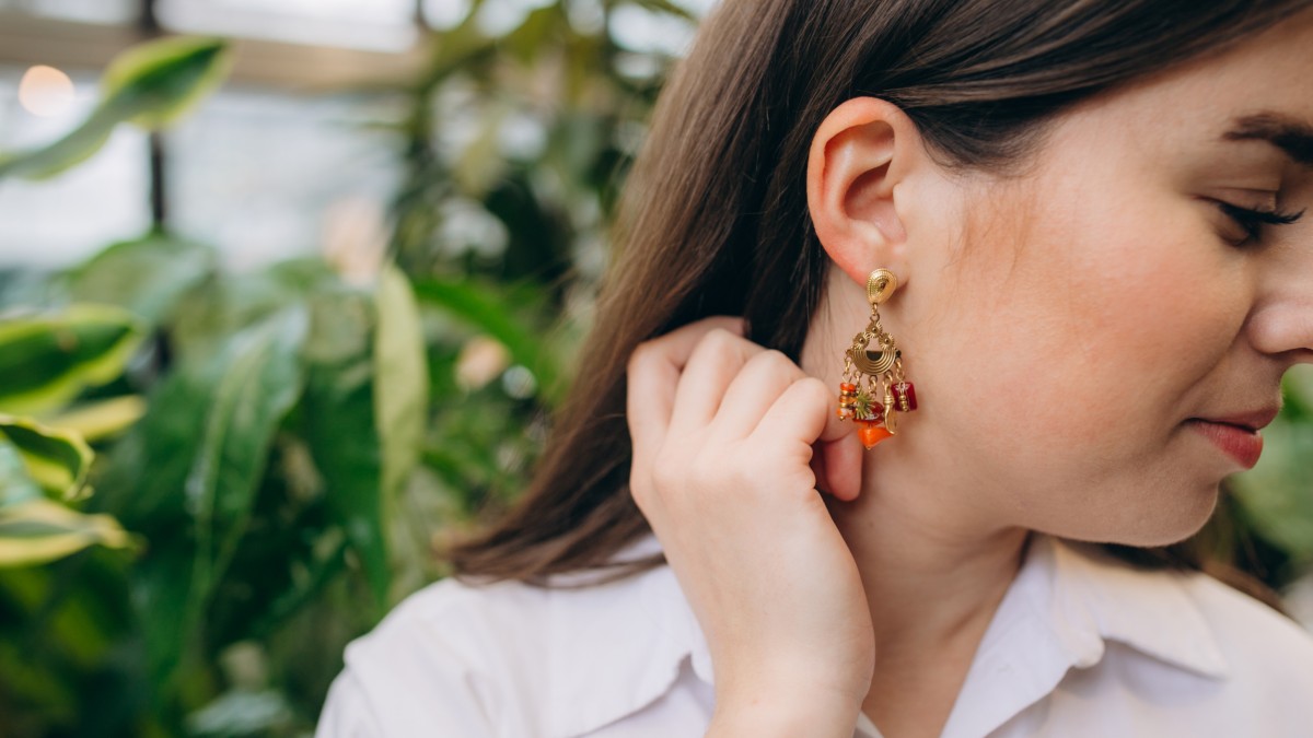 Boucles d'oreilles en acier inoxydable et breloques en pierres naturelles Boucles d'oreilles en acier inoxydable et breloques en pierres naturelles