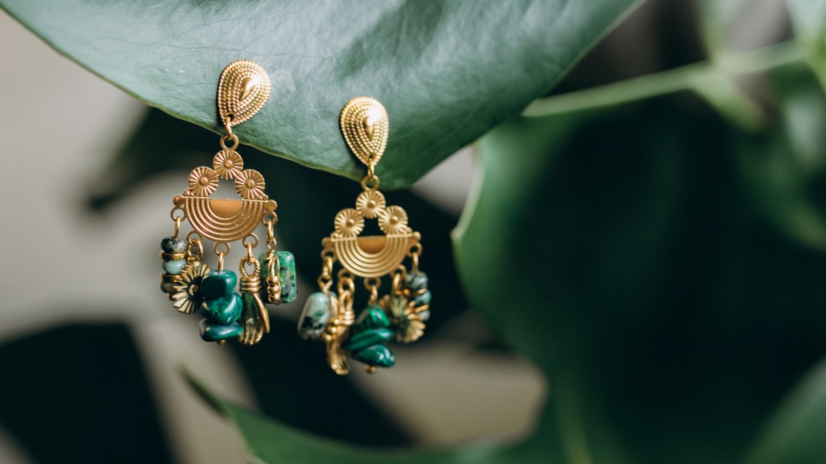 Schema  Stainless steel earrings and natural stone charms