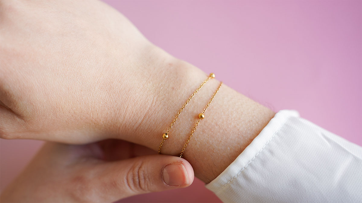 Assortment of natural stone bracelets : Step 6