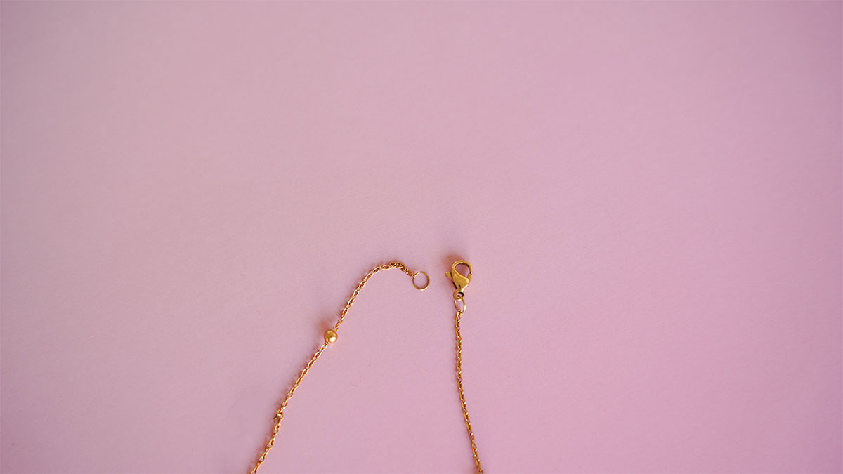 Assortment of natural stone bracelets : Step 7