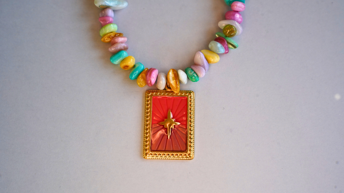 Multicolored pearl necklace and stainless steel pendant : Step 5