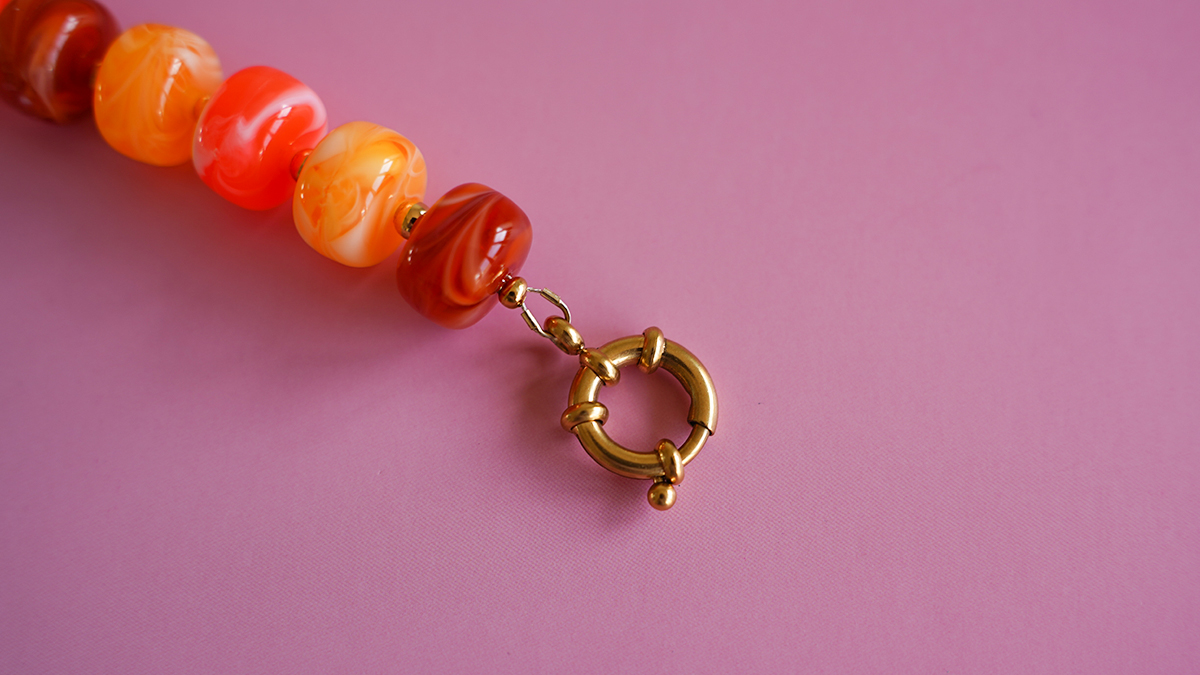 Necklace with large colored acrylic beads and letter pendant : Step 3