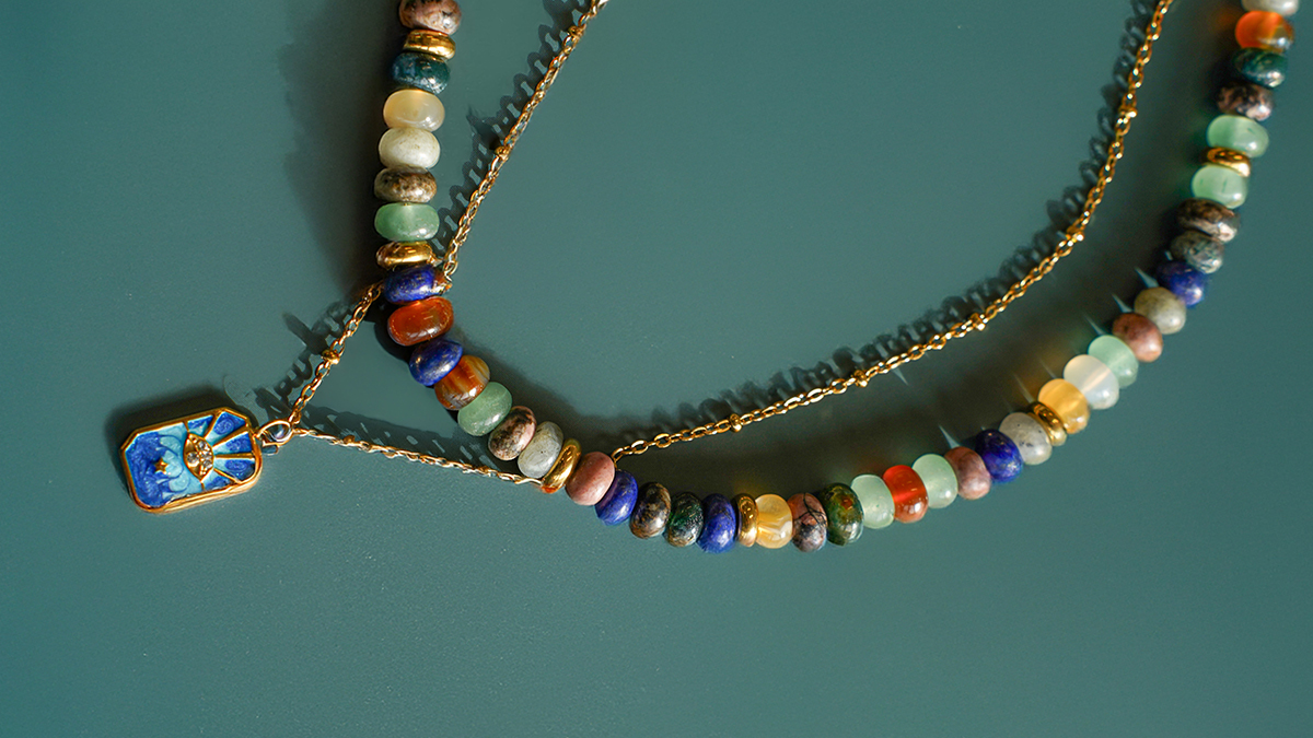 Schema  Double strand gem pearl necklace with gold-plated stainless steel chain and pendant