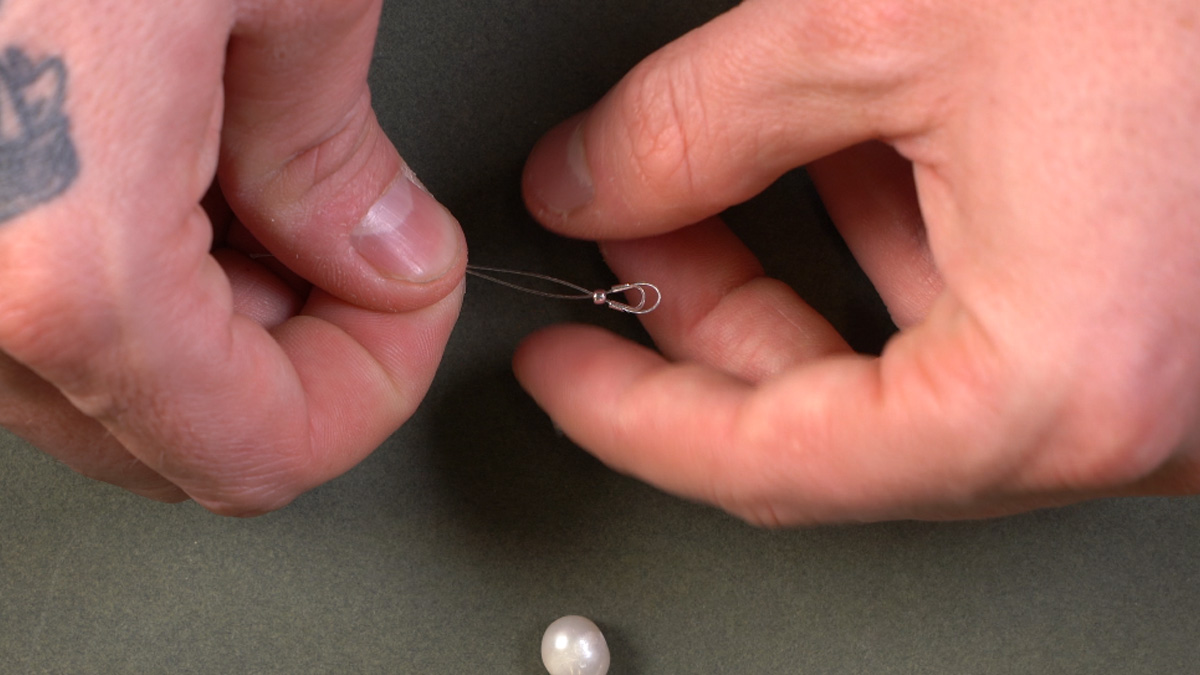 Double strand gem pearl necklace with gold-plated stainless steel chain and pendant : Step 1