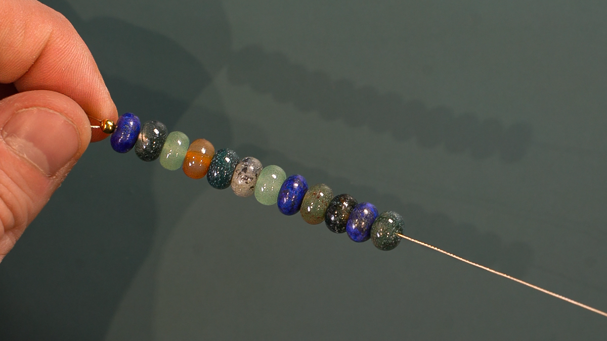 Double strand gem pearl necklace with gold-plated stainless steel chain and pendant : Step 2