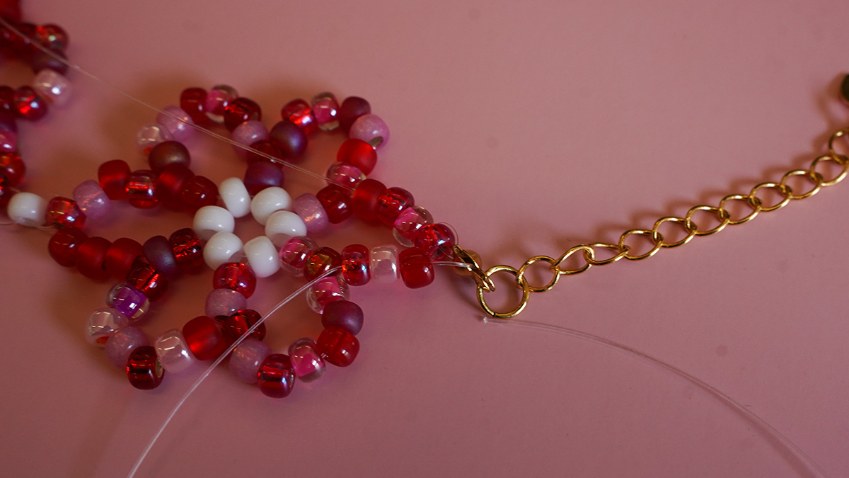 Miyuki 6/0 seed bead flower necklace : Step 12