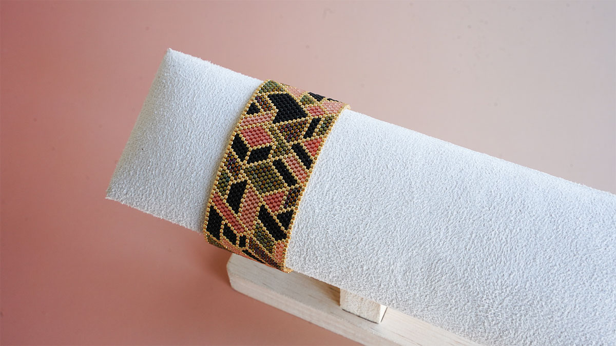 Diagram for graphic cuff