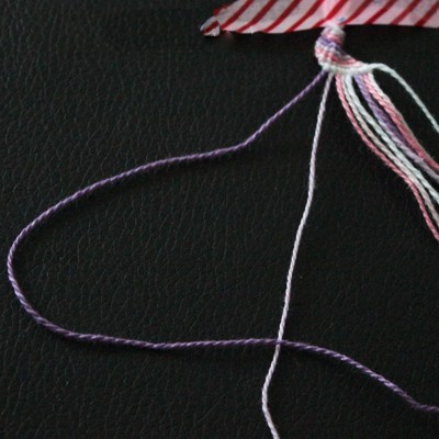 Brazilian bracelets trio classic, chevron, spur yarn skeins : Step 3