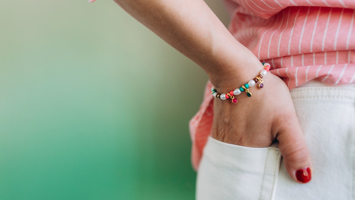 Schema Bracelet with colored seed beads and freshwater pearls Schema Bracelet with colored seed beads and freshwater pearls