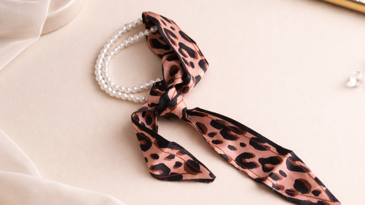 Schema  DIY Pearls &amp; scarf necklace