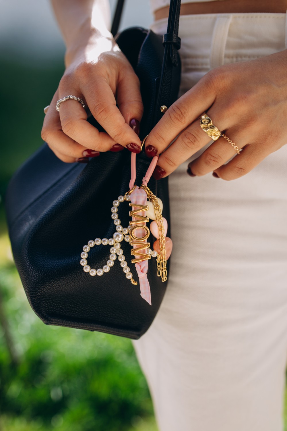 DIY Mother's Day bag jewelry: pearly bead and letter bow keyring
