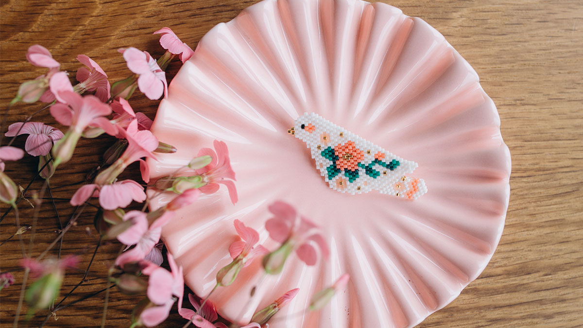 Schema  Miyuki bird brooch in Brick Stitch