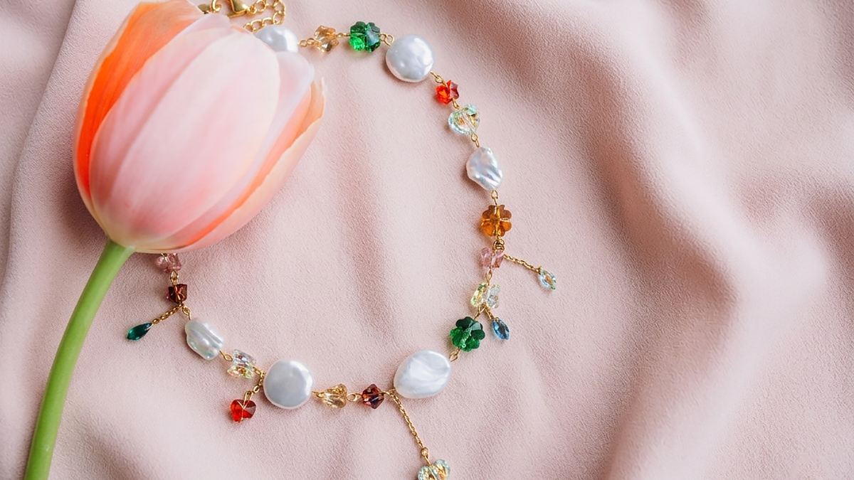 Schema  PureCrystal and pearly beads necklace