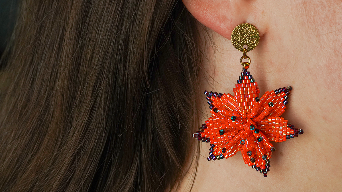 Schema Woven 7-petal flower earrings Schema Woven 7-petal flower earrings