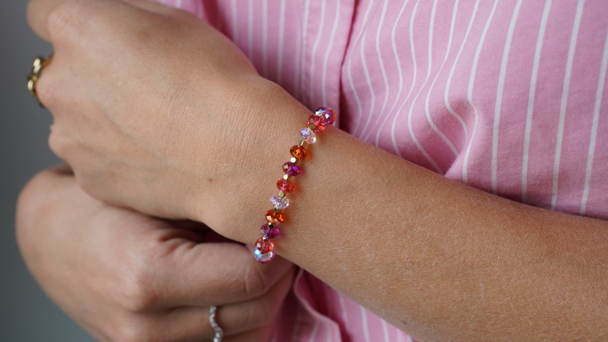 Multi-colored Swarovski crystal bracelet : Step 4
