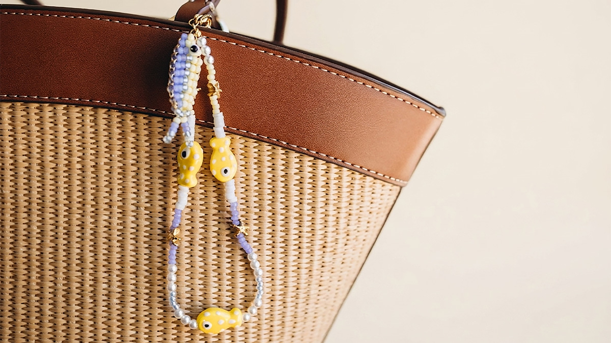Seed beads fish keyring