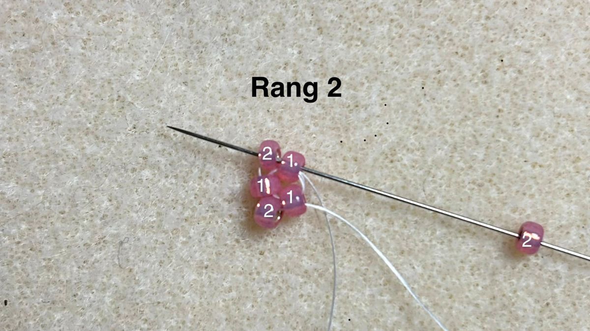 Weaving 3D milling cutters in circular peyote : Step 2 Weaving 3D milling cutters in circular peyote : Step 2