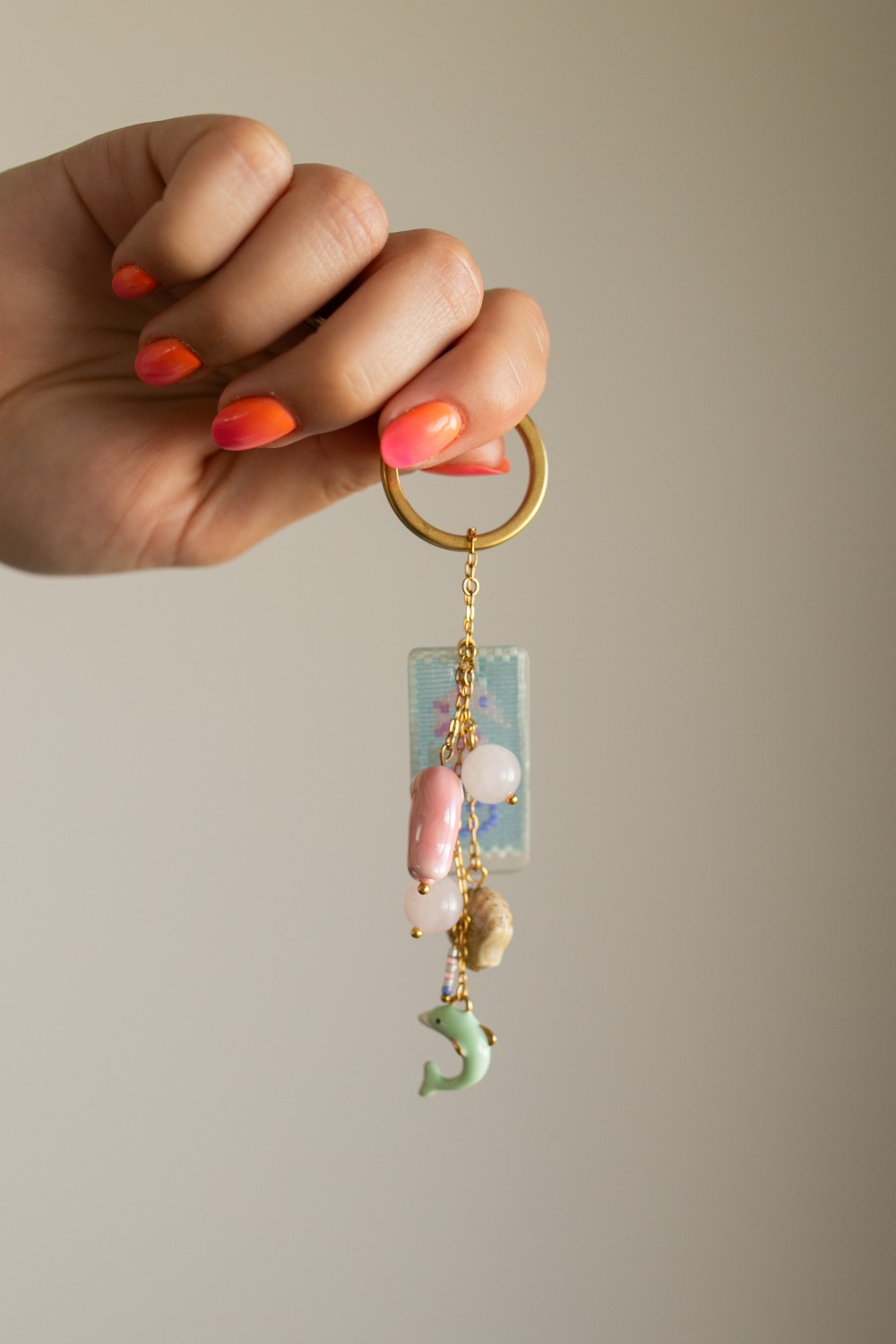 Schema Square key chain made with an odd-numbered peyote stitch in a seahorse pattern Schema Square key chain made with an odd-numbered peyote stitch in a seahorse pattern