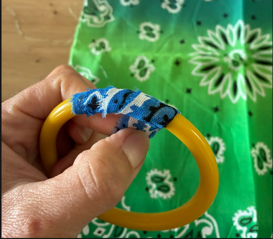 Bandana bangle bracelet : Step 3 Bandana bangle bracelet : Step 3
