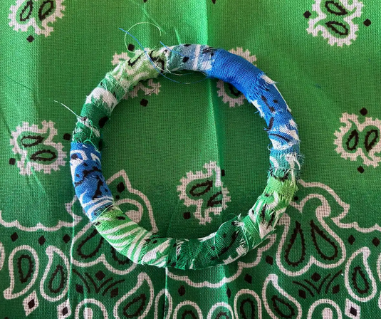 Bandana bangle bracelet : Step 4 Bandana bangle bracelet : Step 4