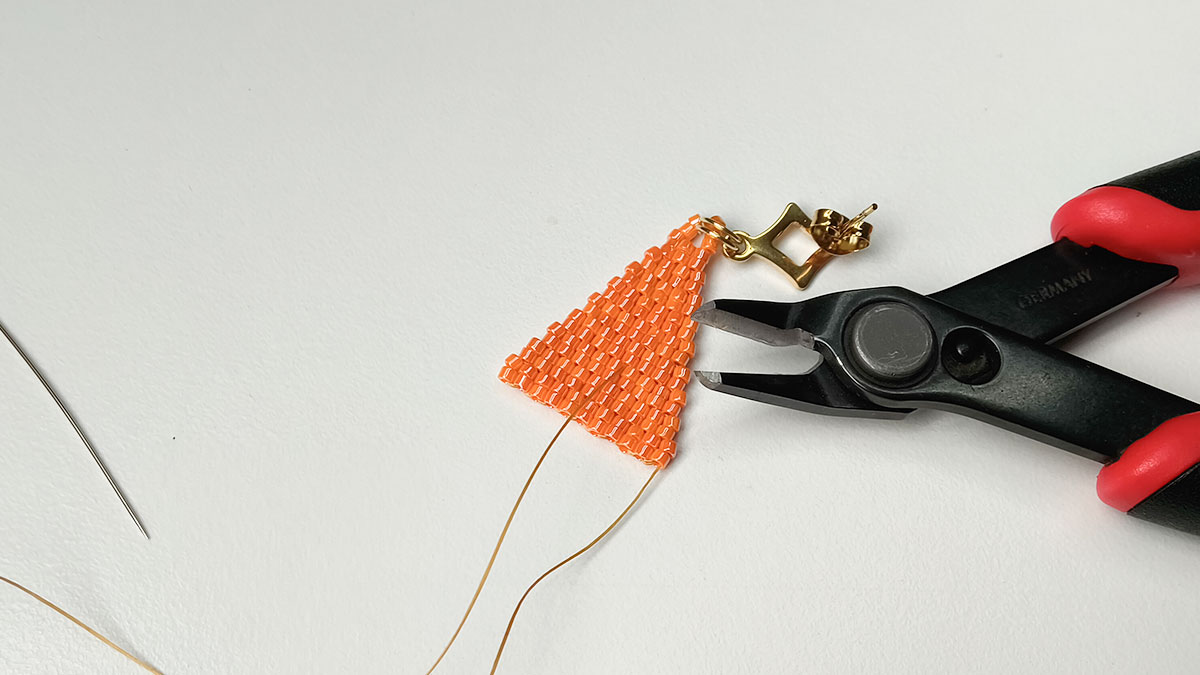 Double Brick Stitch Earrings : Step 10