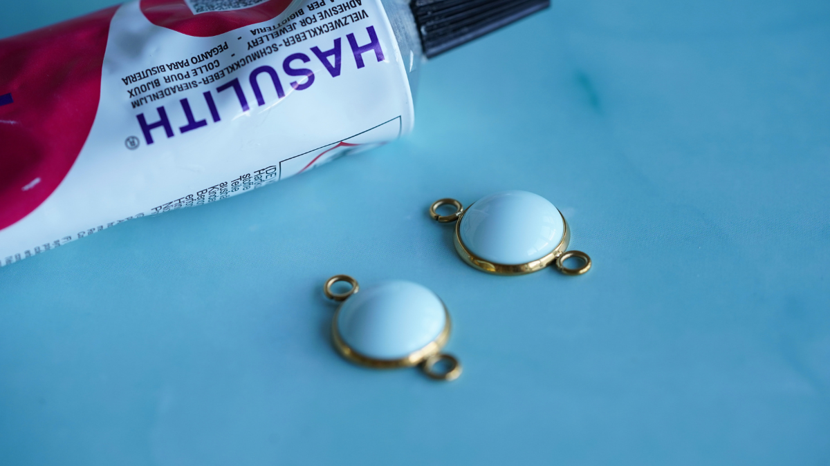 DIY Tutorial: 3 Earring Designs with Beads and Resin Cabochons : Step 3 DIY Tutorial: 3 Earring Designs with Beads and Resin Cabochons : Step 3