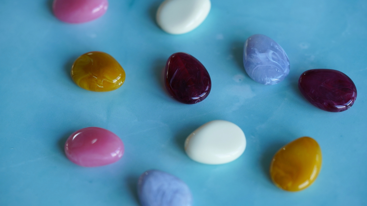 DIY Tutorial: 3 Earring Designs with Beads and Resin Cabochons : Step 4 DIY Tutorial: 3 Earring Designs with Beads and Resin Cabochons : Step 4