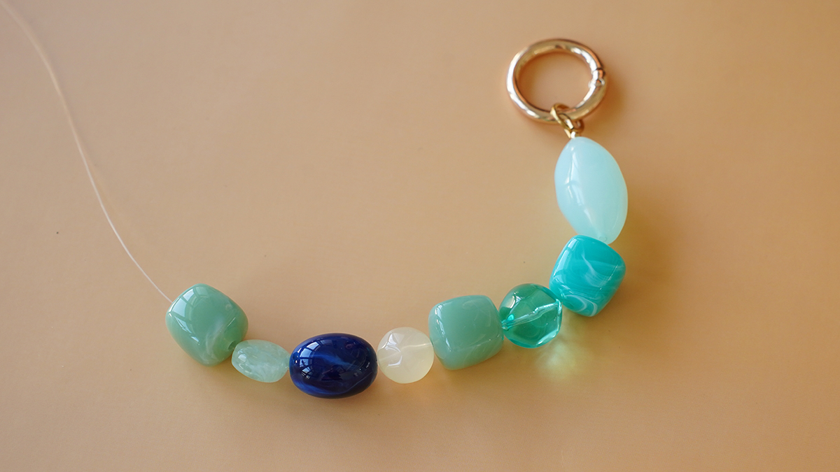 DIY Tutorial: How to Make a Bag Handle with Resin Beads : Step 3 DIY Tutorial: How to Make a Bag Handle with Resin Beads : Step 3