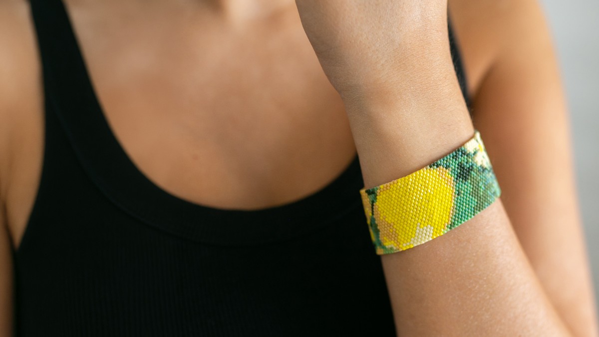 Lemon-Patterned Bead-Woven Cuff with Starter Strip Lemon-Patterned Bead-Woven Cuff with Starter Strip