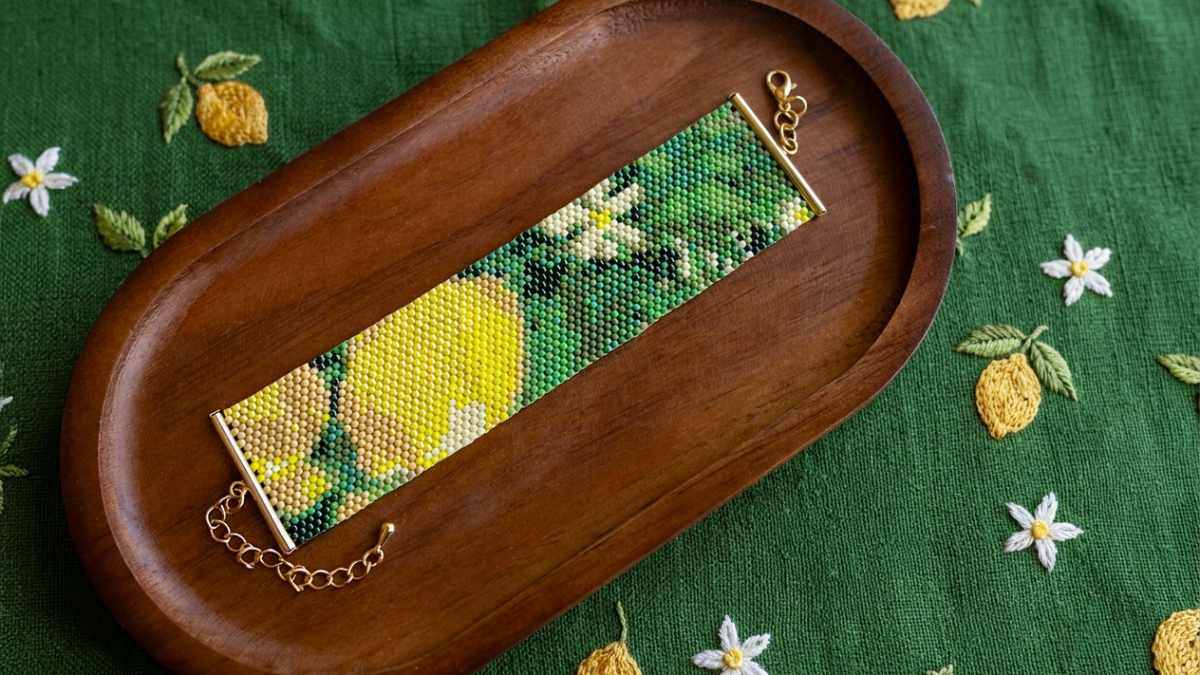 Schema Lemon-Patterned Bead-Woven Cuff with Starter Strip Schema Lemon-Patterned Bead-Woven Cuff with Starter Strip