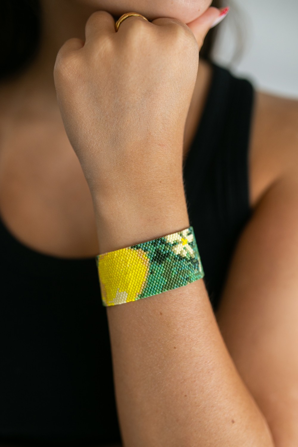 Schema Lemon-Patterned Bead-Woven Cuff with Starter Strip Schema Lemon-Patterned Bead-Woven Cuff with Starter Strip
