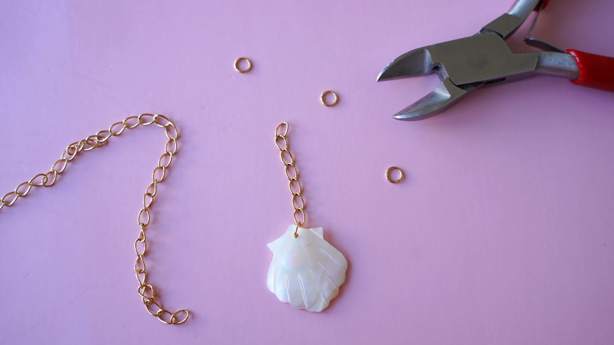 Summer hoop earrings with multiple charms, made of stainless steel and mother-of-pearl : Step 3 Summer hoop earrings with multiple charms, made of stainless steel and mother-of-pearl : Step 3