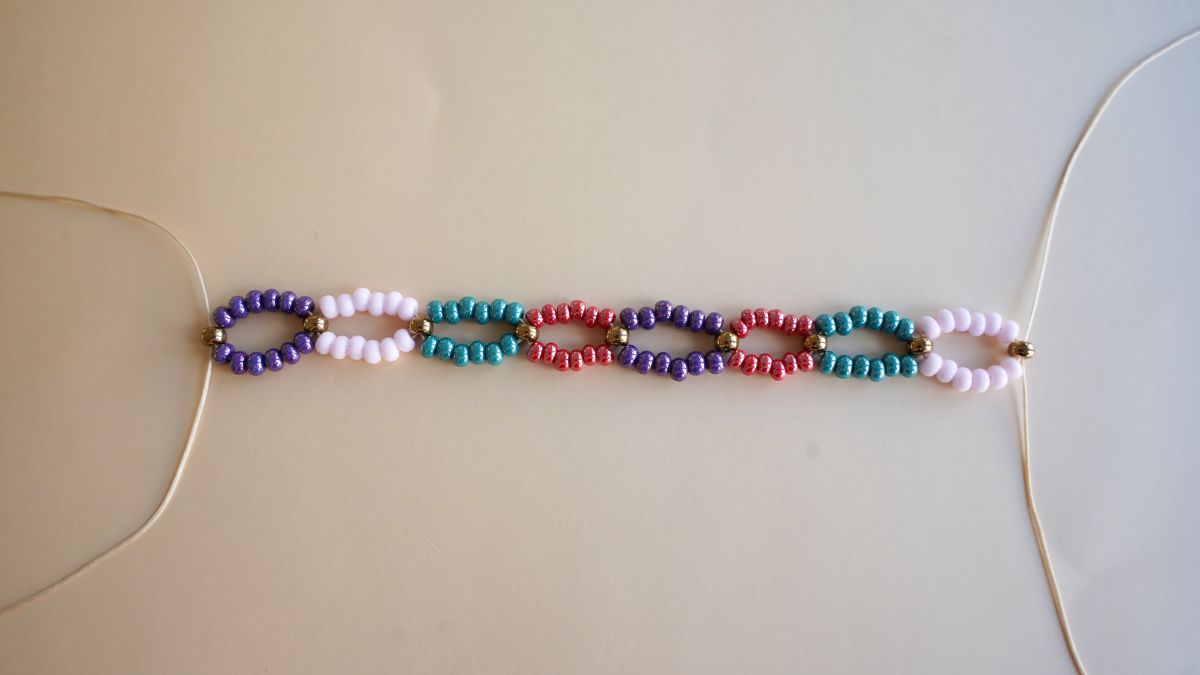 Colorful link bracelet with 6/0 and 5/0 seed beads : Step 5 Colorful link bracelet with 6/0 and 5/0 seed beads : Step 5